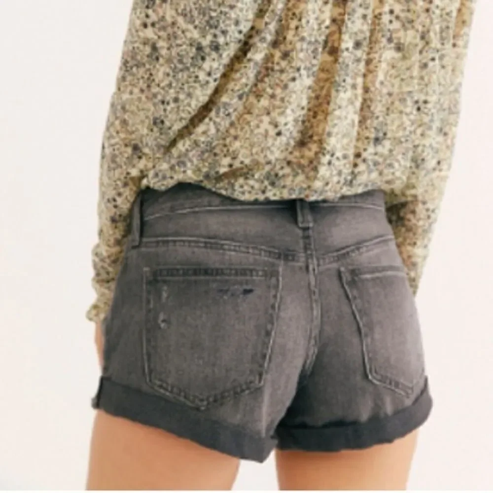 Free People Women's SZ 31 Romeo Cotton Roll Out Cut Off Jean Shorts Black